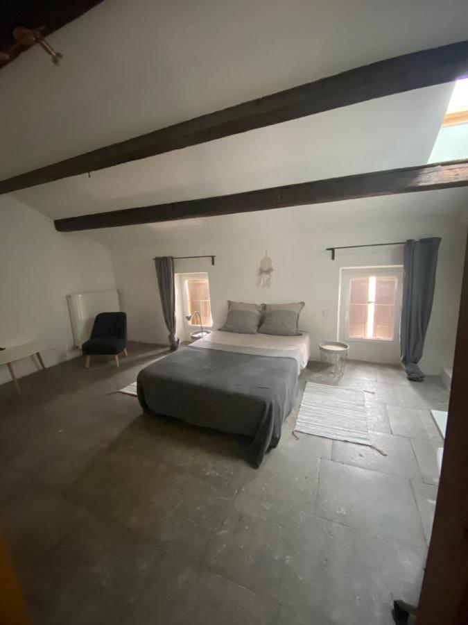 Aux Pieds Tanques Hotel Barbentane Eksteriør billede